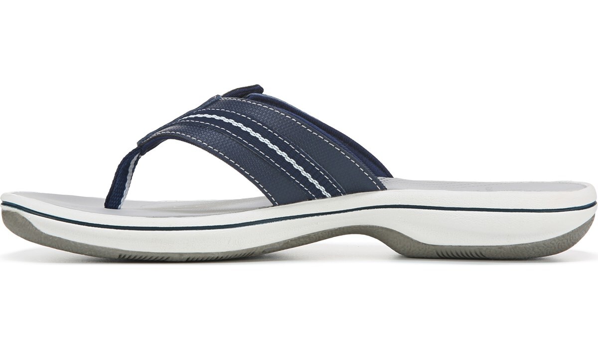 cloudsteppers by clarks brinkley drift flip flop